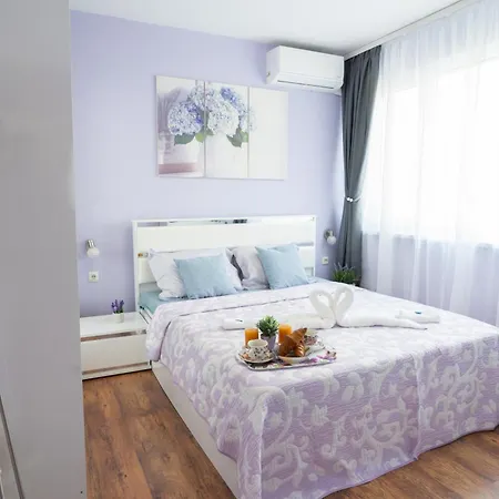 Apartament Luxury 2br Retreat In Varna