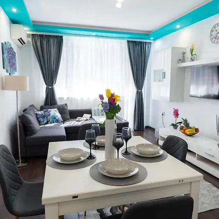 Luxury 2br Retreat In * וארנה