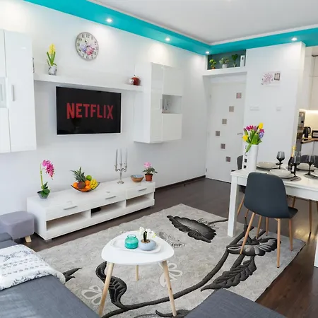 Luxury 2br Retreat In * וארנה