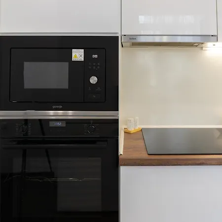 Apartamento Luxury 2br Retreat In Varna