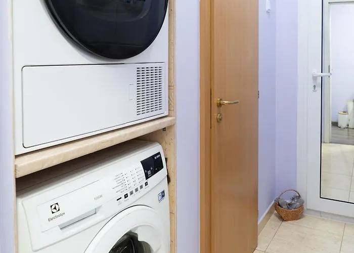 Luxury 2br Retreat In Apartman